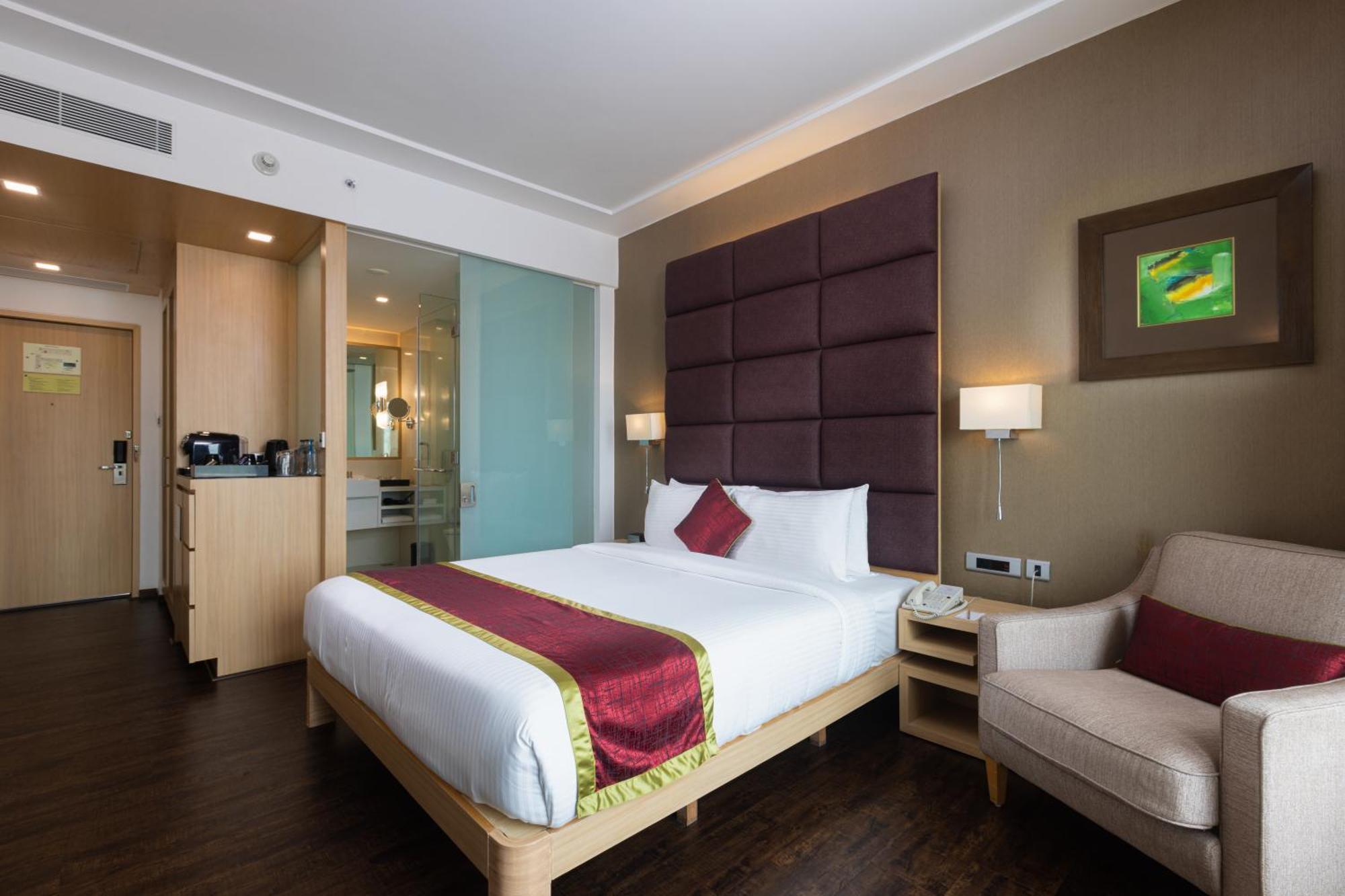 Novotel Hyderabad Airport Экстерьер фото Deluxe Room