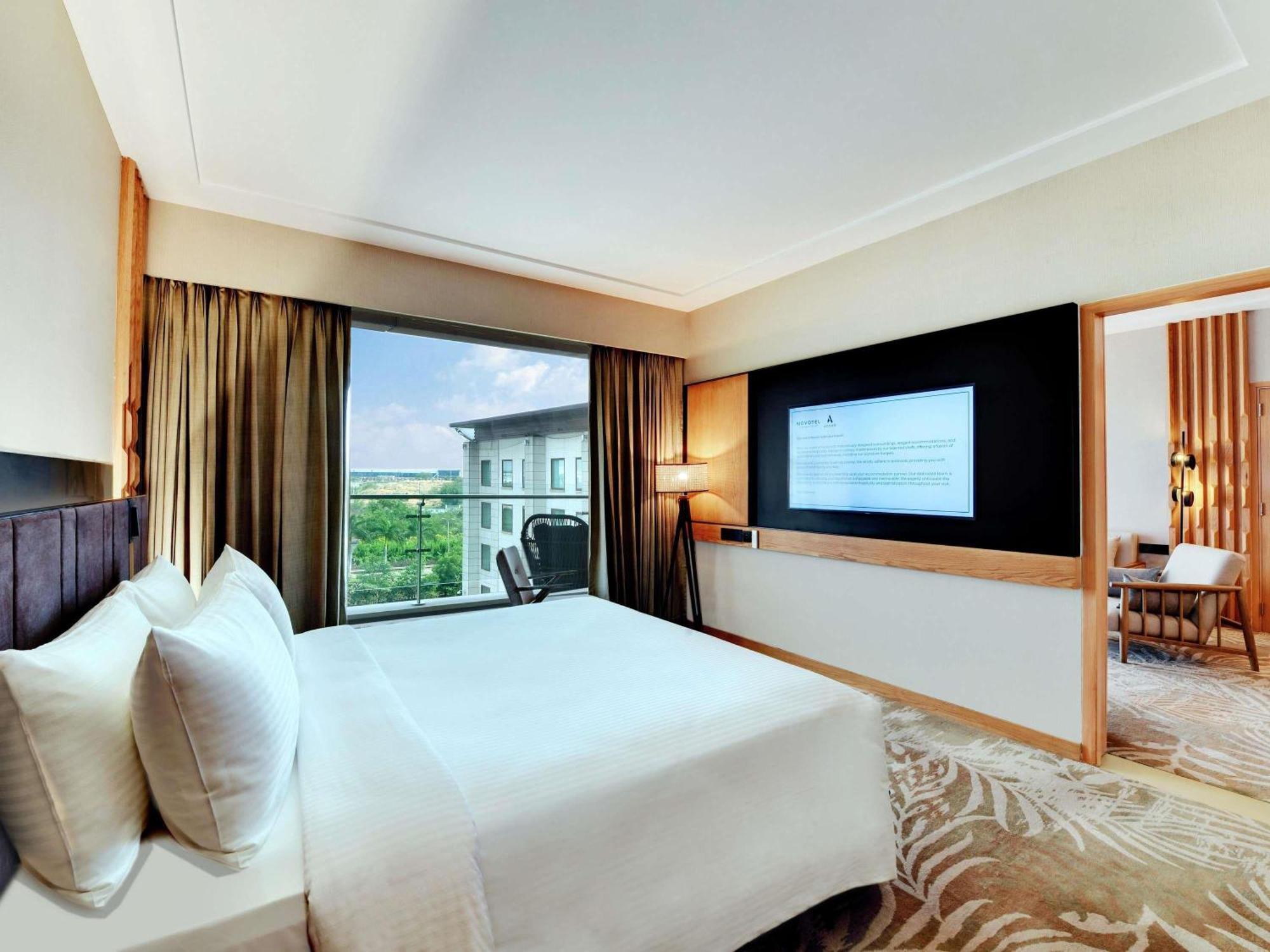 Novotel Hyderabad Airport Экстерьер фото
